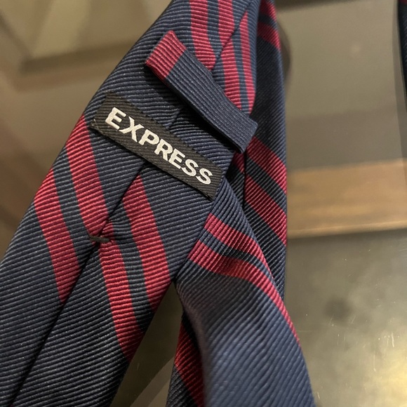 Express tie - Picture 1 of 2